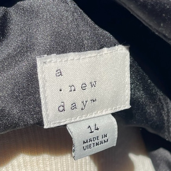 A New Day Black Velvet Tuxedo Jacket - size 14 - Picture 4 of 4